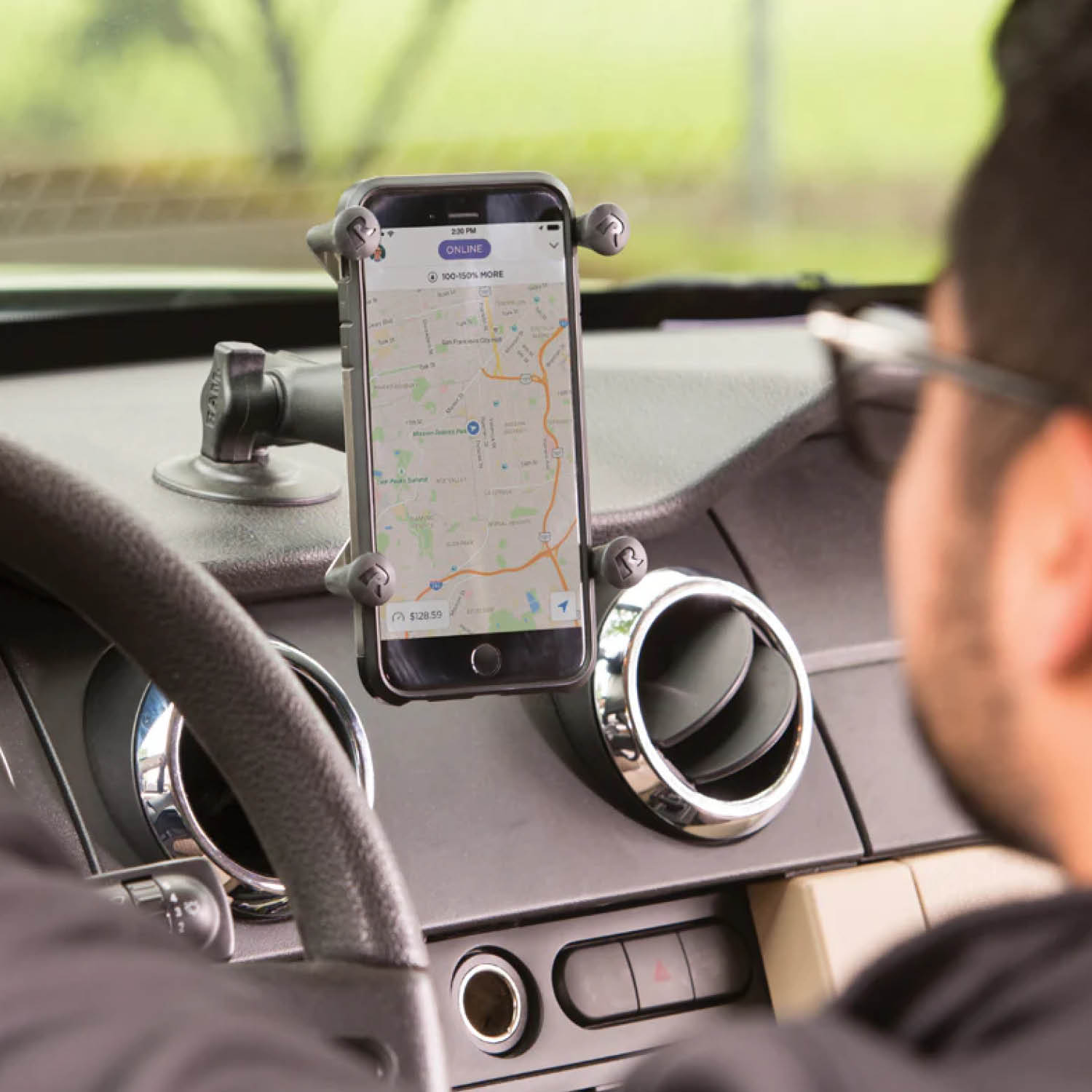 RAM Mounts X-Grip Aufbau-Klebehalterung für Smartphones (Verbundstoff) - Bis 82,55 mm Breite - Mittlerer Verbindungsarm - Runde Klebebasis - B-Kugel (1 Zoll)