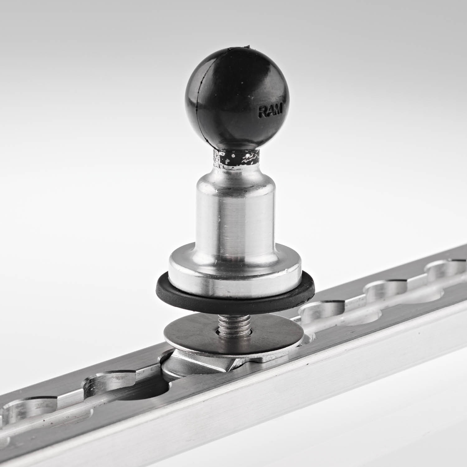 RMG Aluminium-Kugeladapter mit M8 Innengewinde und Gummi-Reibungsscheibe – C-Kugel (1,5 Zoll) – Kompatibel für ITEM, Bosch-Rexroth & MiniTec