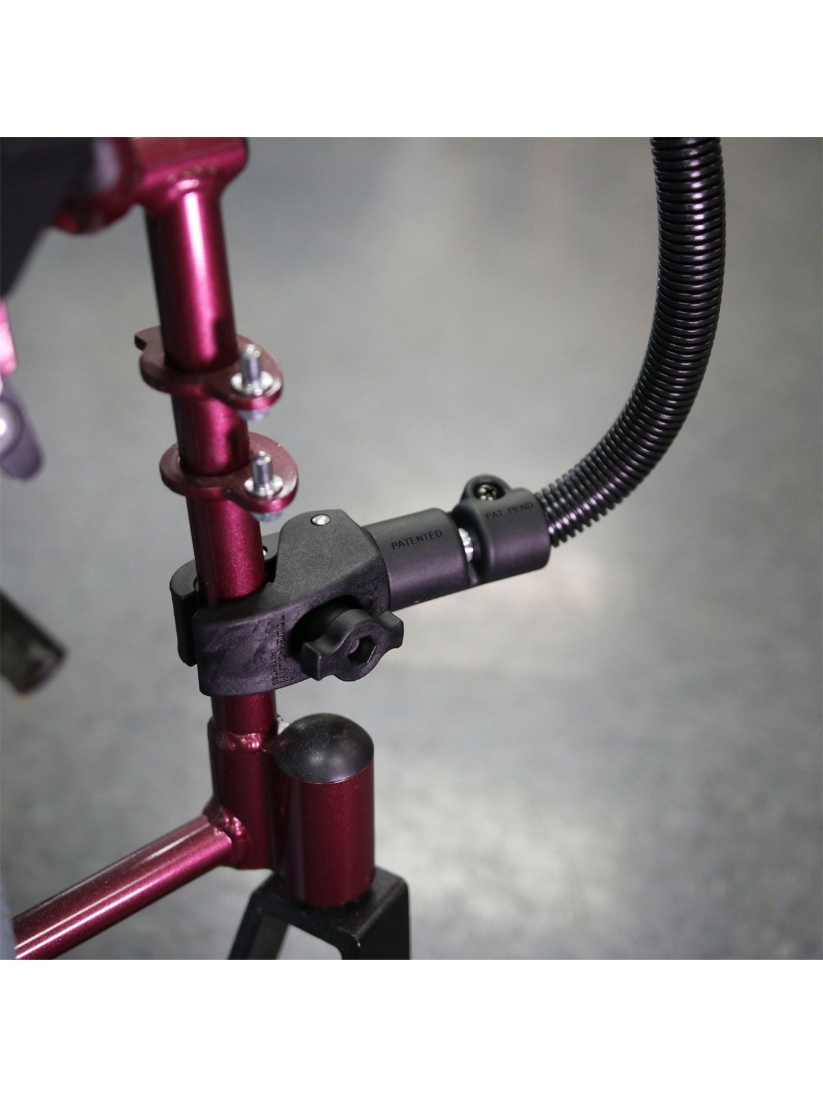 RAM Mounts Tough-Claw Set für Rollstühle - B-Kugel (1 Zoll), Tough-Claw klein (Durchmesser 15,9-29,0 mm), Armverlängerung ca. 650 mm